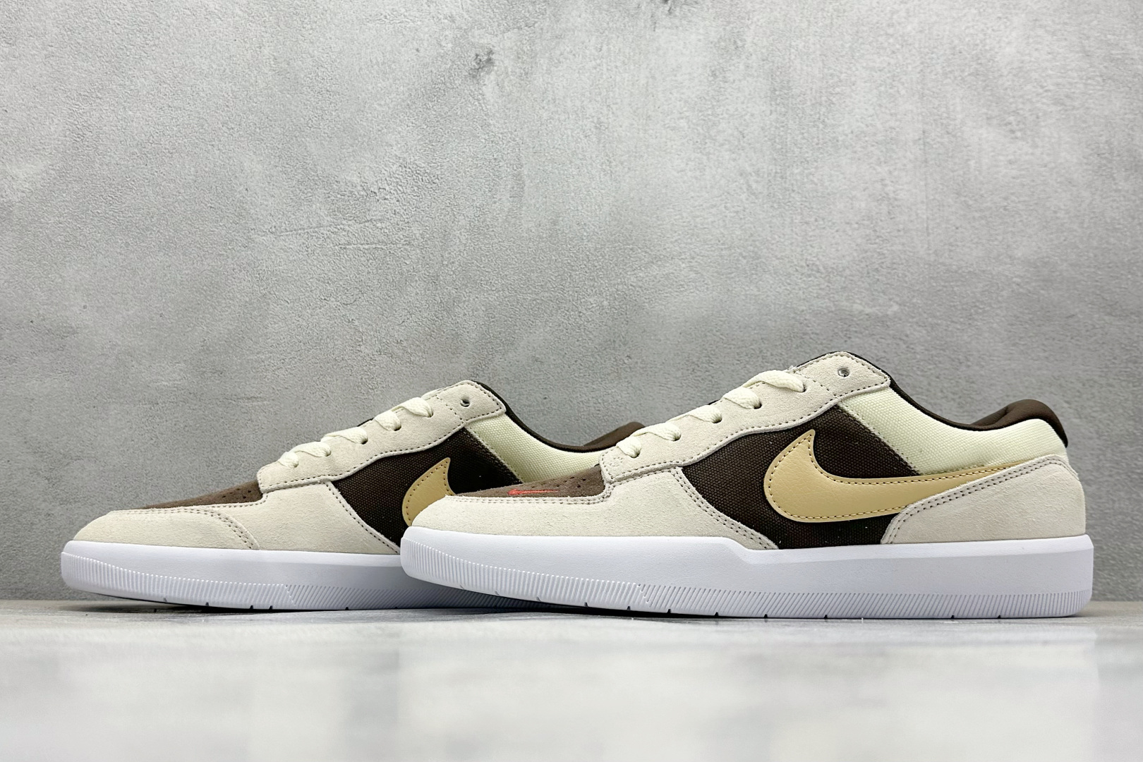  终端放店
FS版 Nike SB Force 58 硫化杯底 传统篮球风格 原楦版型
Nike SB 