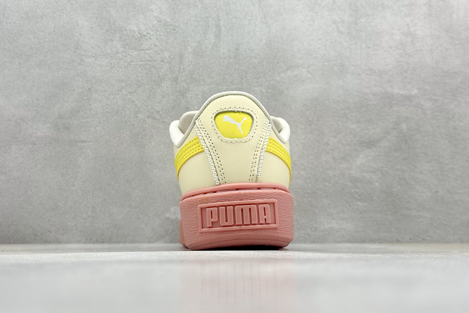  终端放店
TG版 Palermo Moda Wns人气单品年度王炸单品 PUMA 彪马蕾哈娜联名面包鞋