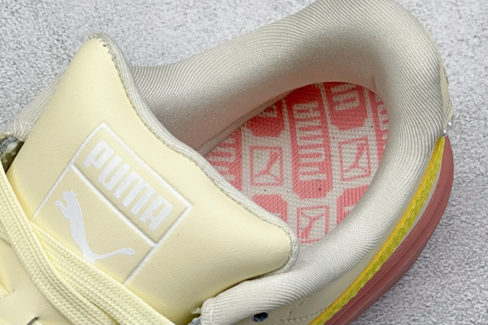  终端放店
TG版 Palermo Moda Wns人气单品年度王炸单品 PUMA 彪马蕾哈娜联名面包鞋