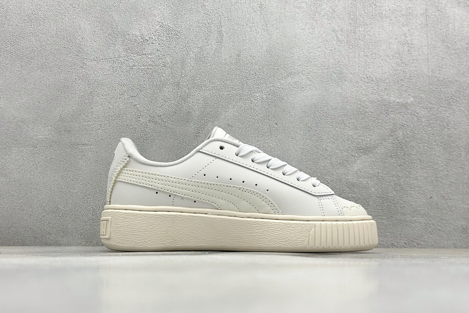  终端放店
TG版 Palermo Moda Wns人气单品年度王炸单品 PUMA 彪马蕾哈娜联名面包鞋