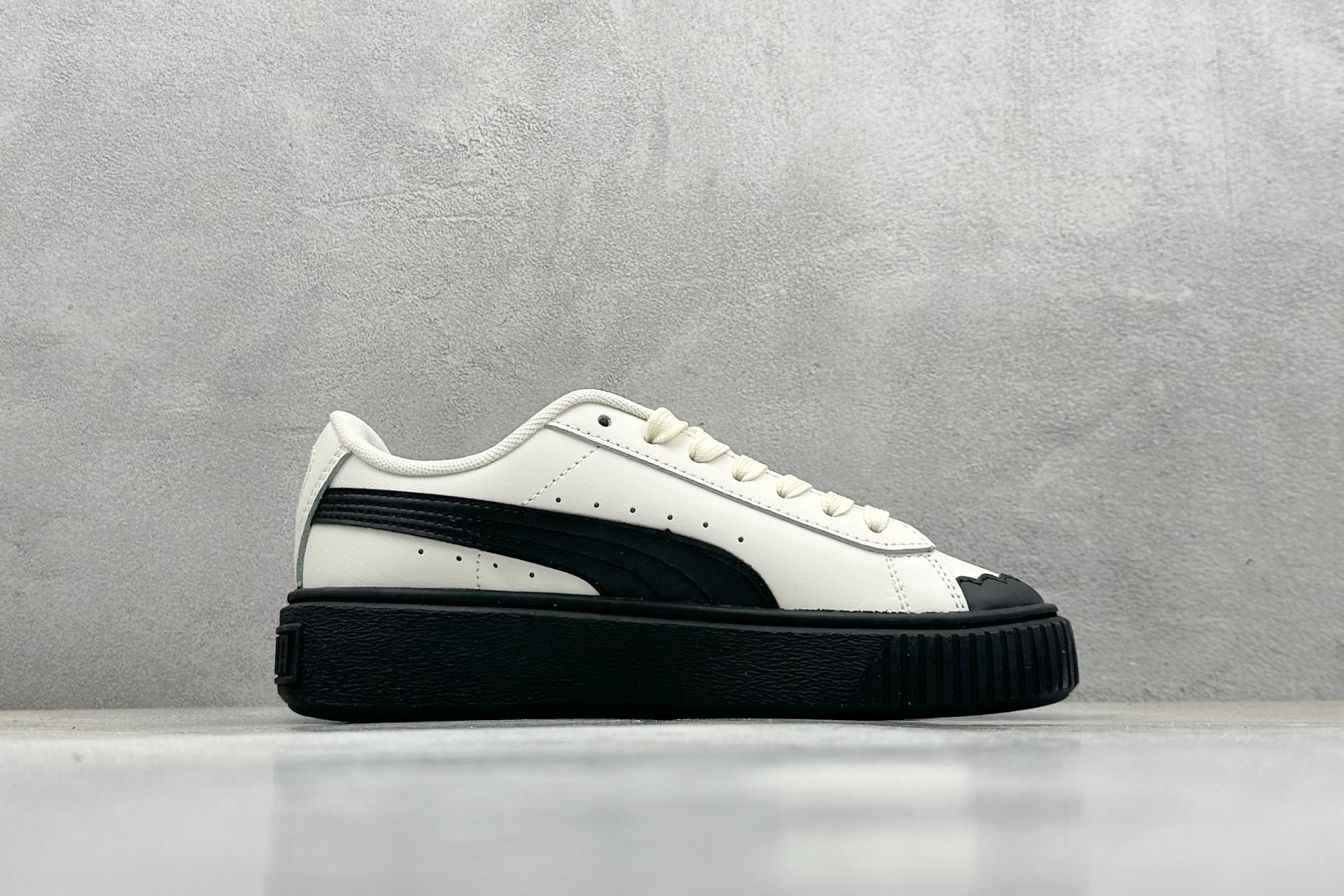  终端放店
TG版 Palermo Moda Wns人气单品年度王炸单品 PUMA 彪马蕾哈娜联名面包鞋