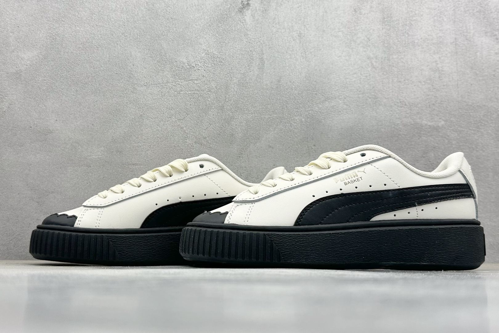  终端放店
TG版 Palermo Moda Wns人气单品年度王炸单品 PUMA 彪马蕾哈娜联名面包鞋