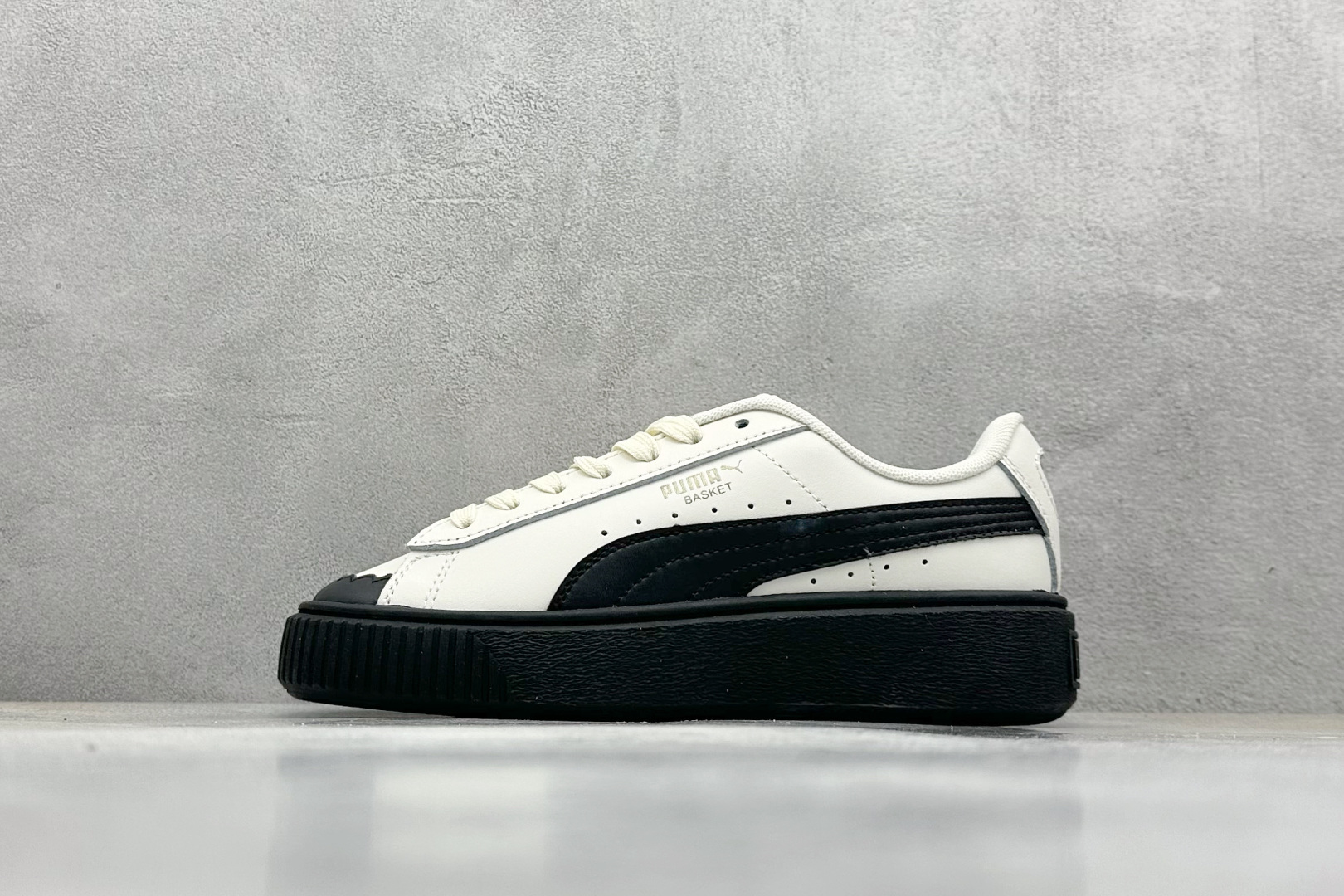  终端放店
TG版 Palermo Moda Wns人气单品年度王炸单品 PUMA 彪马蕾哈娜联名面包鞋