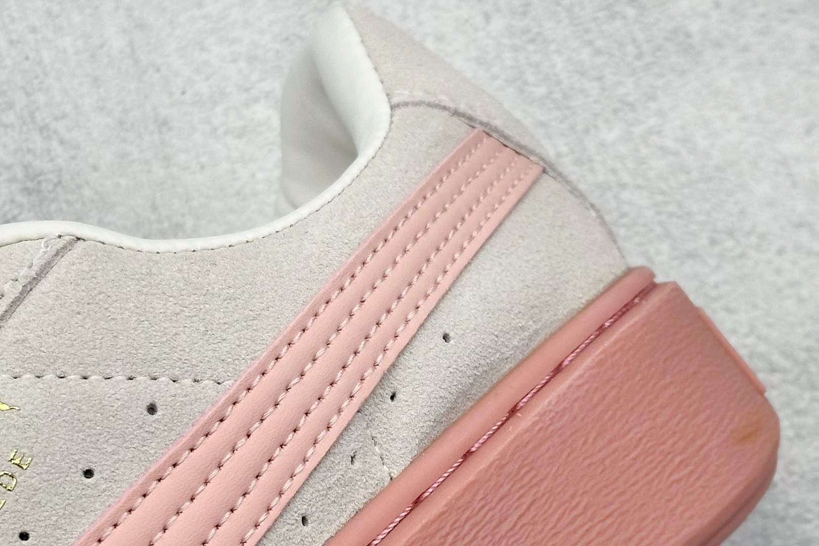  终端放店
TG版 Palermo Moda Wns人气单品年度王炸单品 PUMA 彪马蕾哈娜联名面包鞋