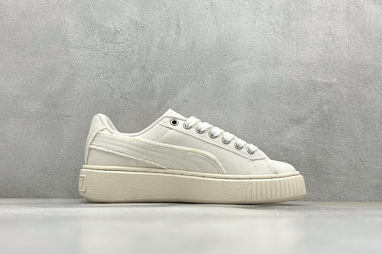  终端放店
TG版 Palermo Moda Wns人气单品年度王炸单品 PUMA 彪马蕾哈娜联名面包鞋
