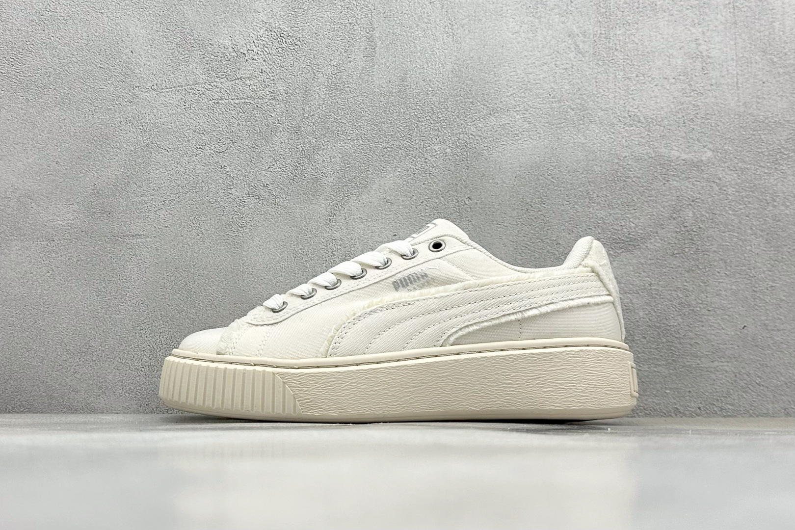  终端放店
TG版 Palermo Moda Wns人气单品年度王炸单品 PUMA 彪马蕾哈娜联名面包鞋