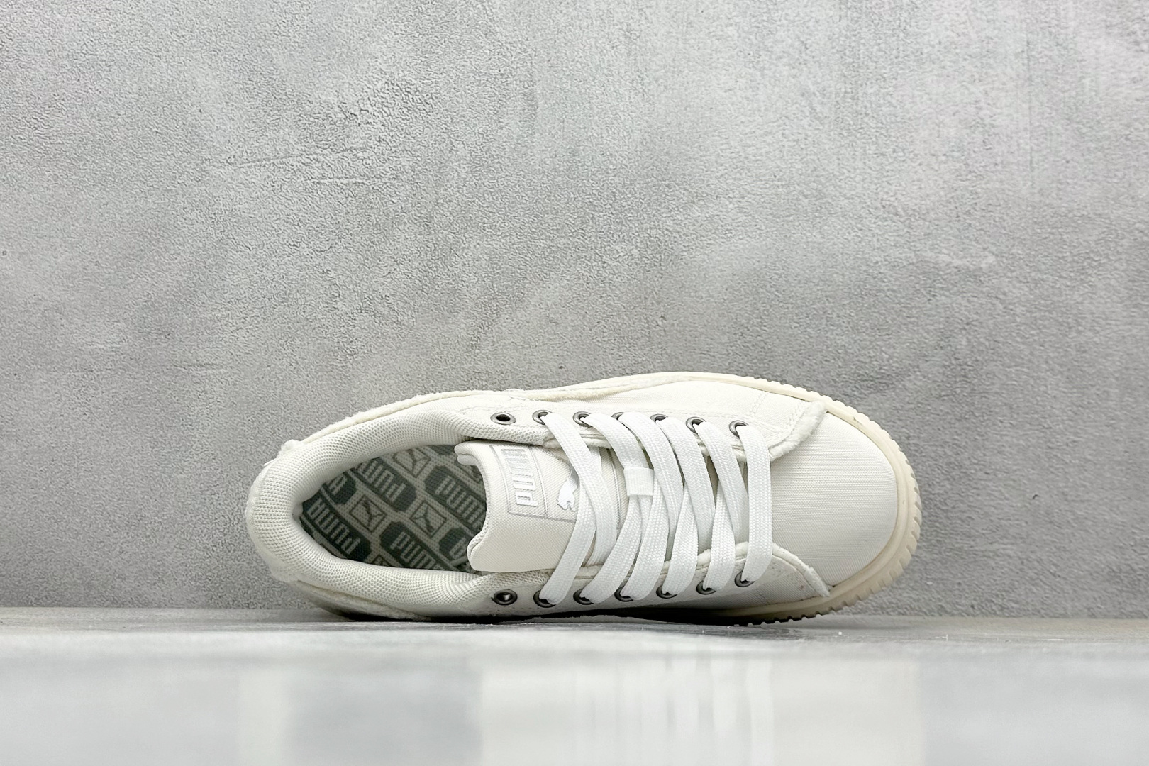  终端放店
TG版 Palermo Moda Wns人气单品年度王炸单品 PUMA 彪马蕾哈娜联名面包鞋