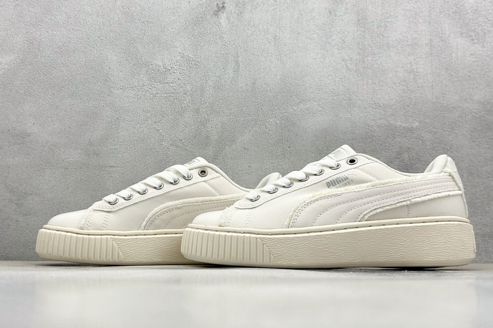  终端放店
TG版 Palermo Moda Wns人气单品年度王炸单品 PUMA 彪马蕾哈娜联名面包鞋