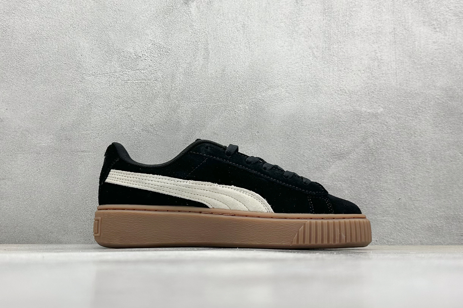  终端放店
TG版 Palermo Moda Wns人气单品年度王炸单品 PUMA 彪马蕾哈娜联名面包鞋