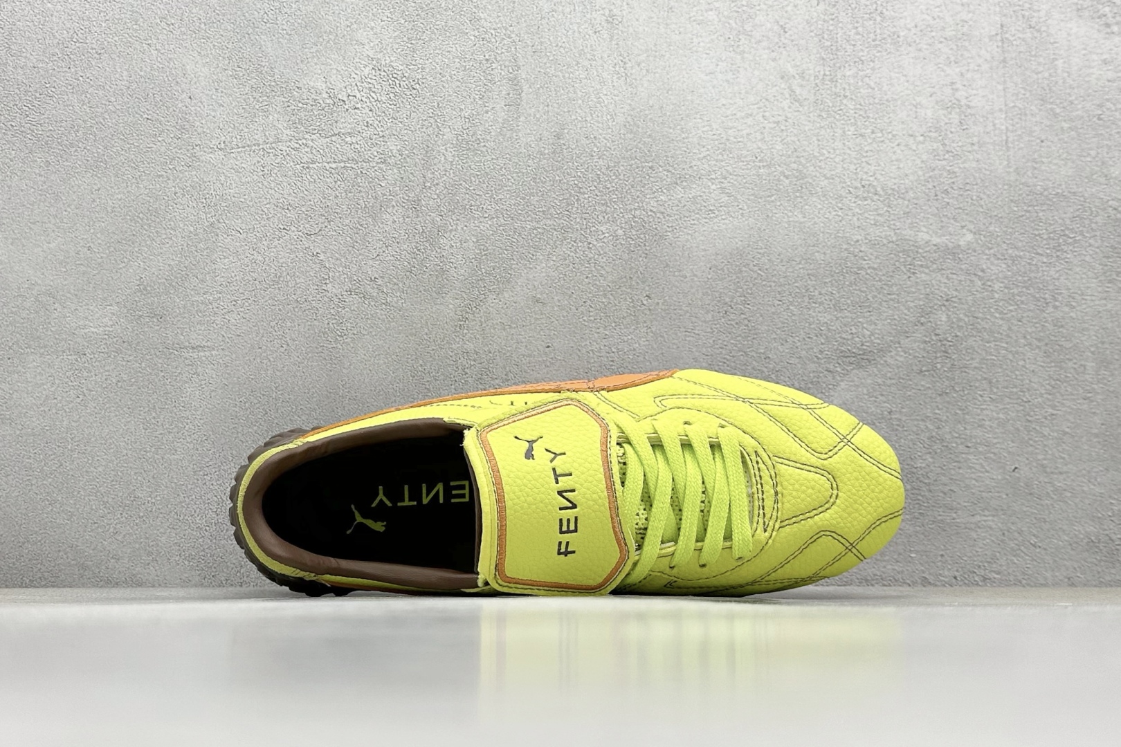 PUMA × FENTY AVANTI LS 彪马舒适简约 耐磨透气低帮 板鞋 复古运动休闲跑鞋 404813-02
