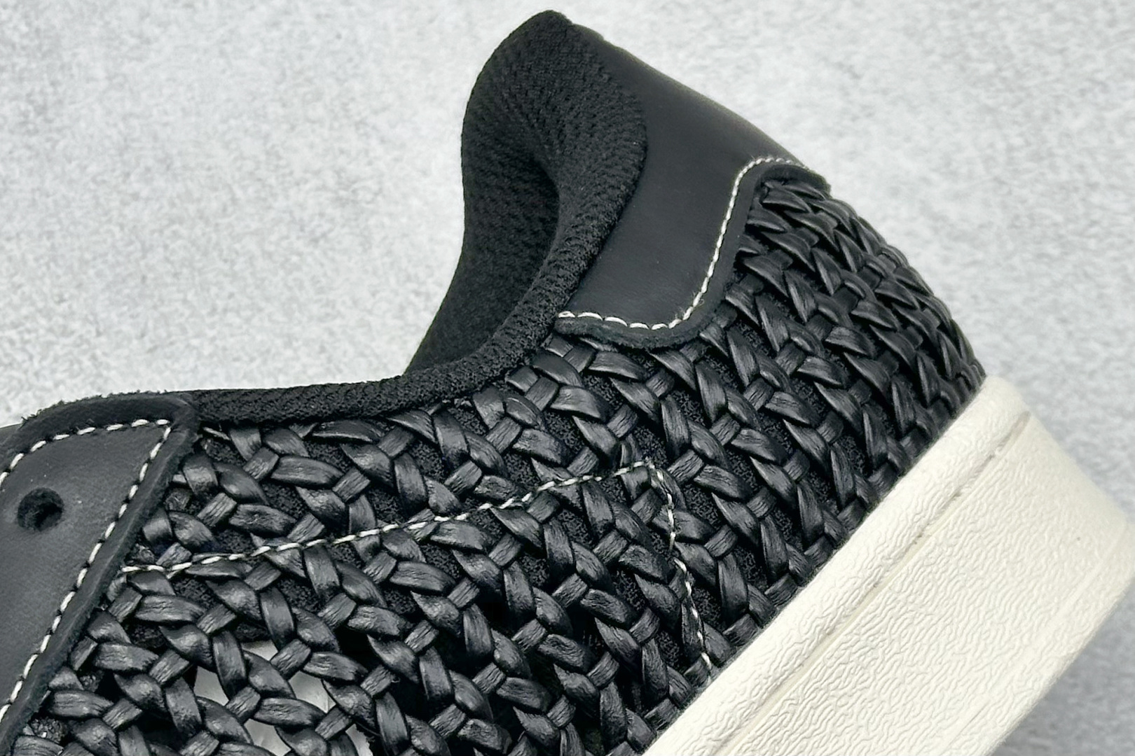 Adidas Superstar 贝壳头镂空休闲板鞋 IE8878