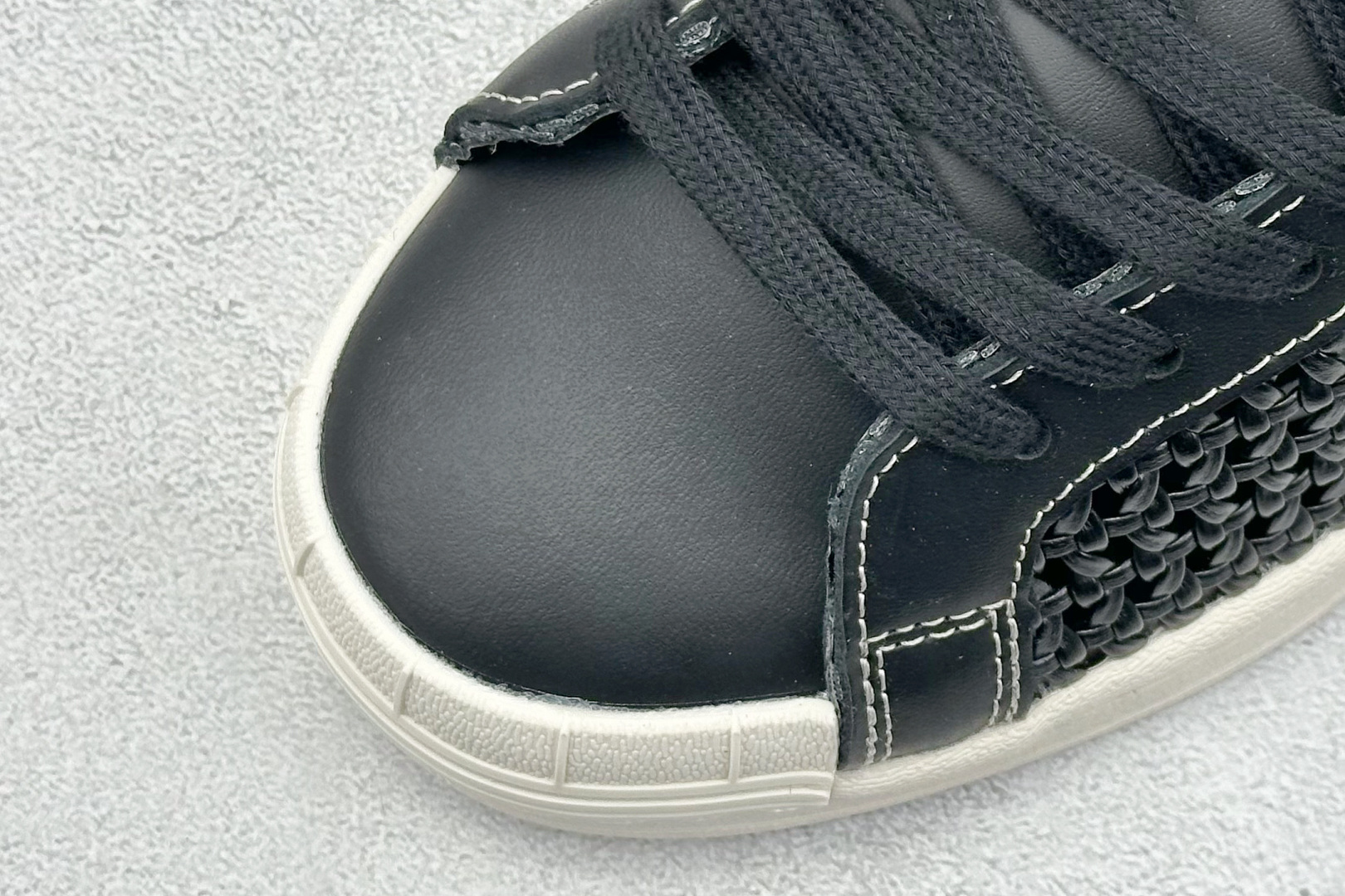 Adidas Superstar 贝壳头镂空休闲板鞋 IE8878