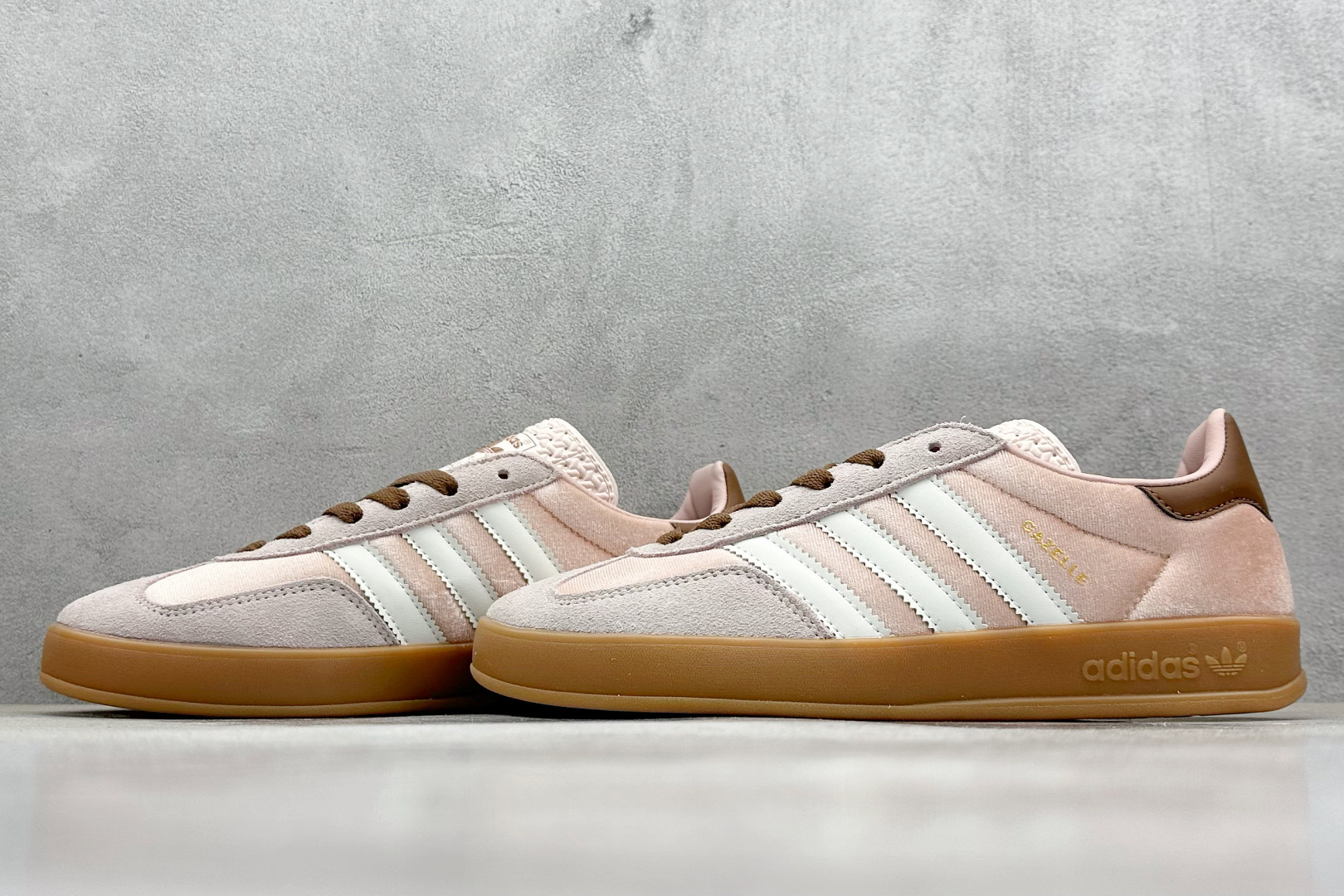 adidas Originals Gazelle INdoor 粉白 三叶草休闲防滑耐磨低帮板鞋 JR0232