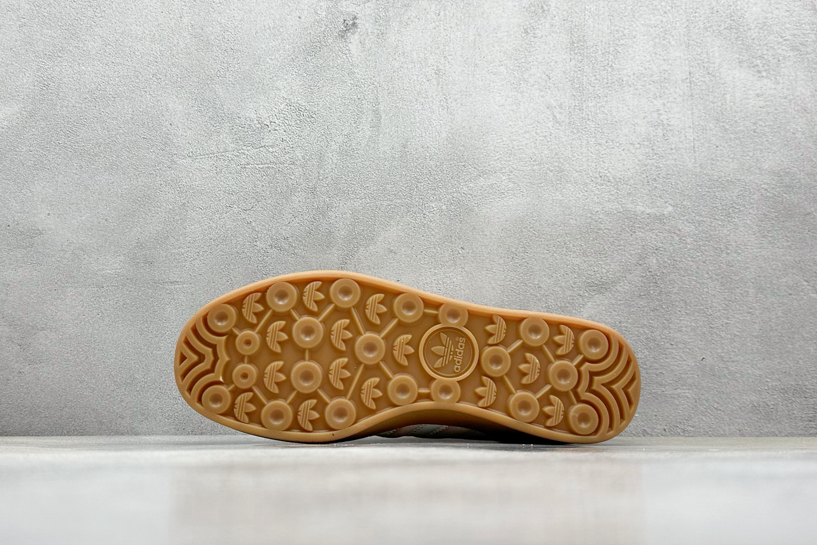 adidas Originals Gazelle INdoor 粉白 三叶草休闲防滑耐磨低帮板鞋 JR0232