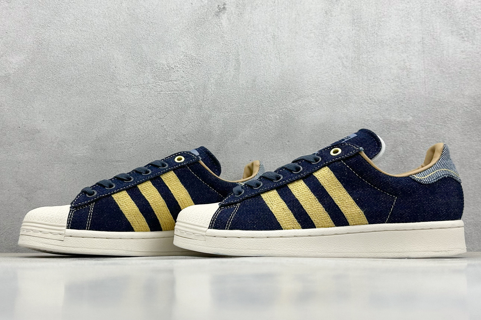 Adidas三叶草 Originals Superstar 贝壳头系列低帮经典百搭休闲运动板鞋 JH5577