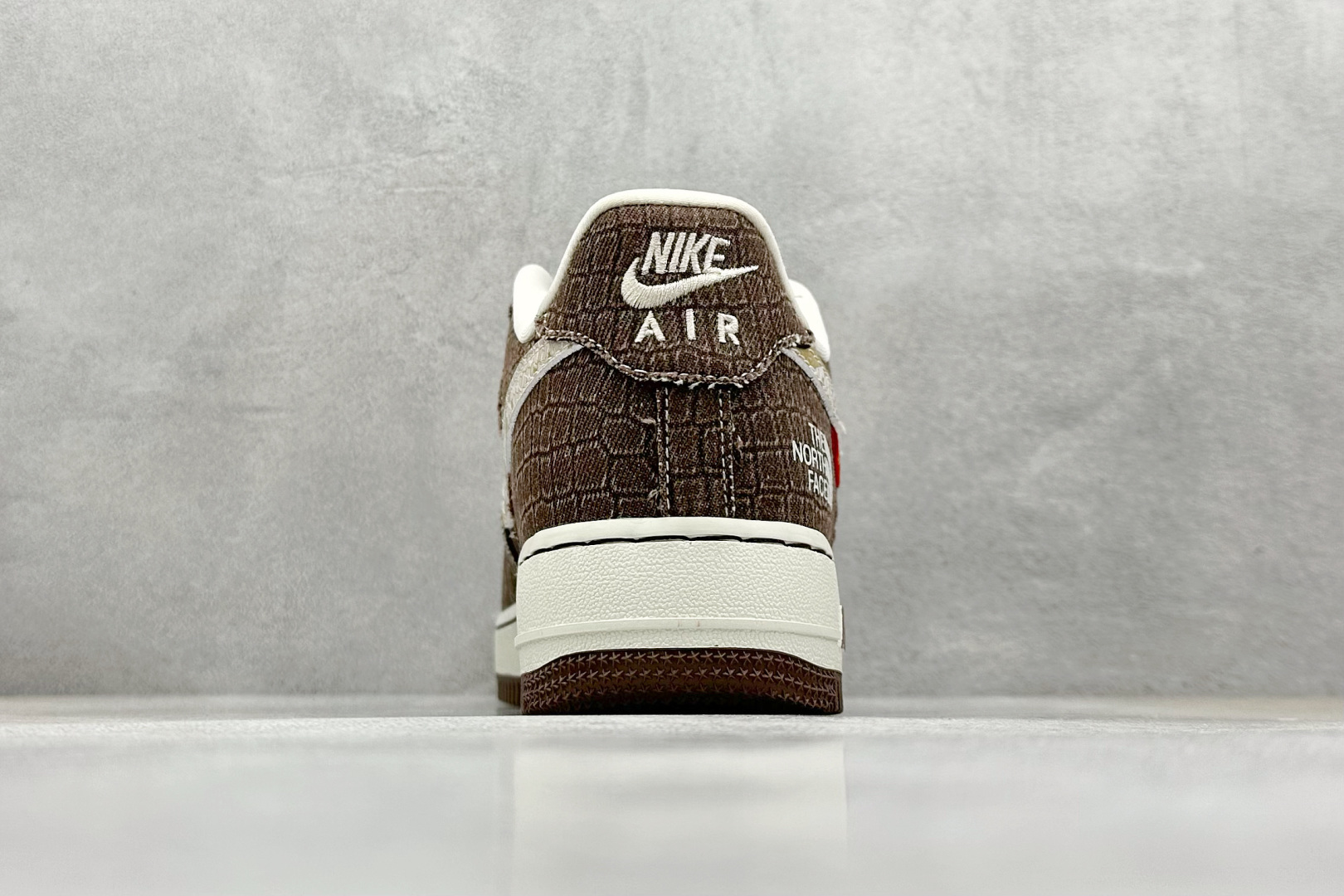  
Nike Air Force 1 Low  空军一号 AF1 蛇年北面限定版，蛇皮纹防水高定。低帮百