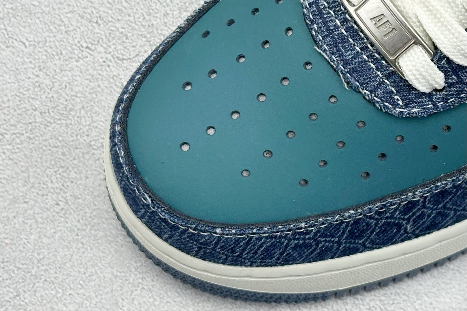  
Nike Air Force 1 Low  空军一号 AF1 蛇年北面限定版，蛇皮纹防水高定。低帮百