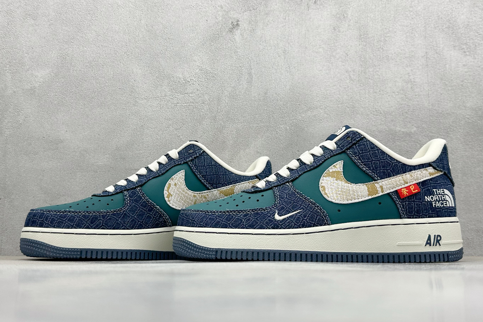  
Nike Air Force 1 Low  空军一号 AF1 蛇年北面限定版，蛇皮纹防水高定。低帮百