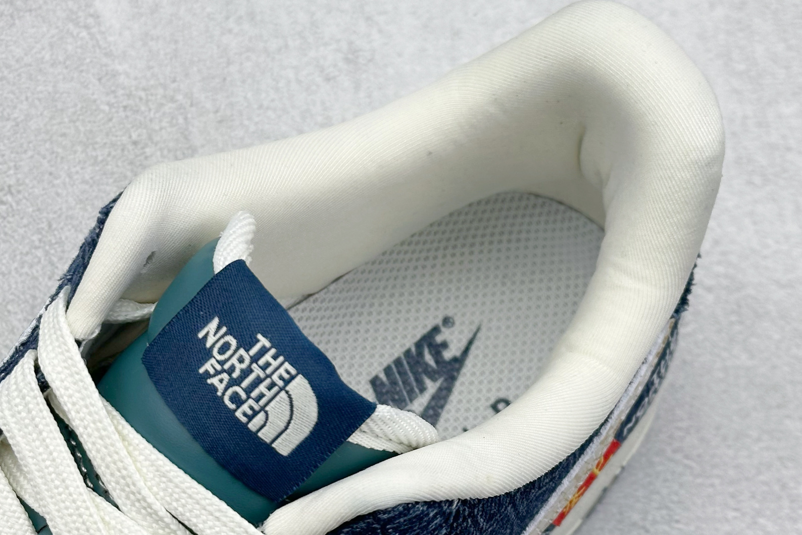 
Nike Air Force 1 Low  空军一号 AF1 蛇年北面限定版，蛇皮纹防水高定。低帮百