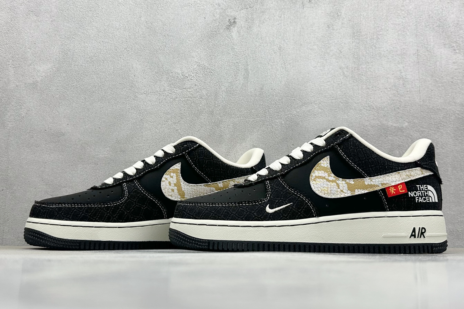  
Nike Air Force 1 Low  空军一号 AF1 蛇年北面限定版，蛇皮纹防水高定。低帮百