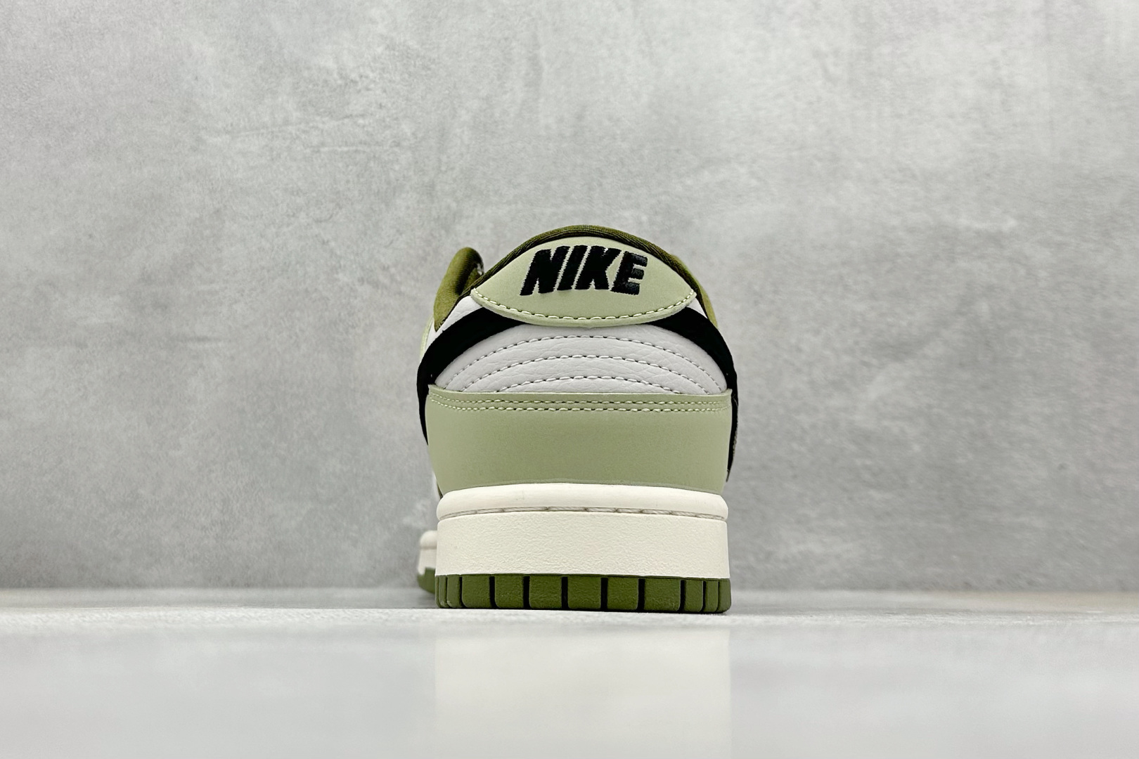  
Nike SB Dunk Low x The North Face 灰棕黑小钩
纯原大厂出品 极力推