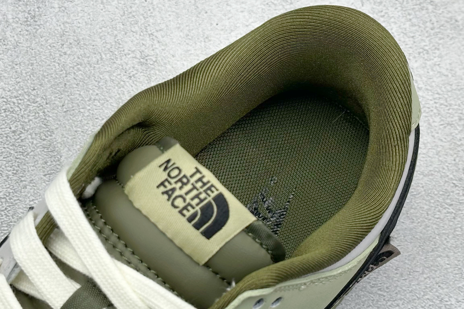  
Nike SB Dunk Low x The North Face 灰棕黑小钩
纯原大厂出品 极力推