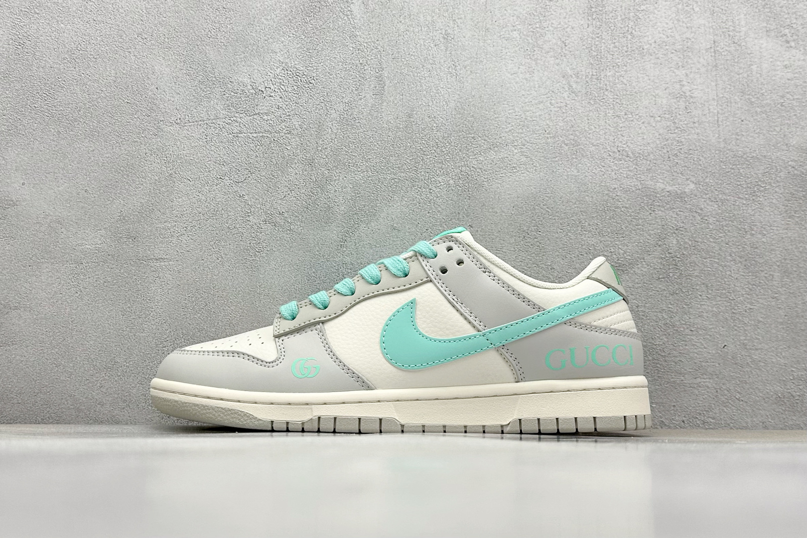  
Nike SB Dunk Low GUCCI联名
纯原大厂出品 极力推荐
原装头层材料 独家版型蒸餾