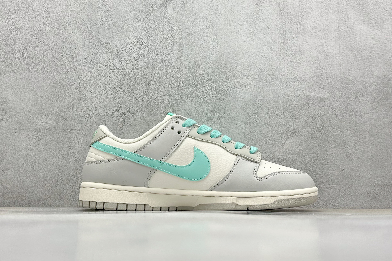  
Nike SB Dunk Low GUCCI联名
纯原大厂出品 极力推荐
原装头层材料 独家版型蒸餾