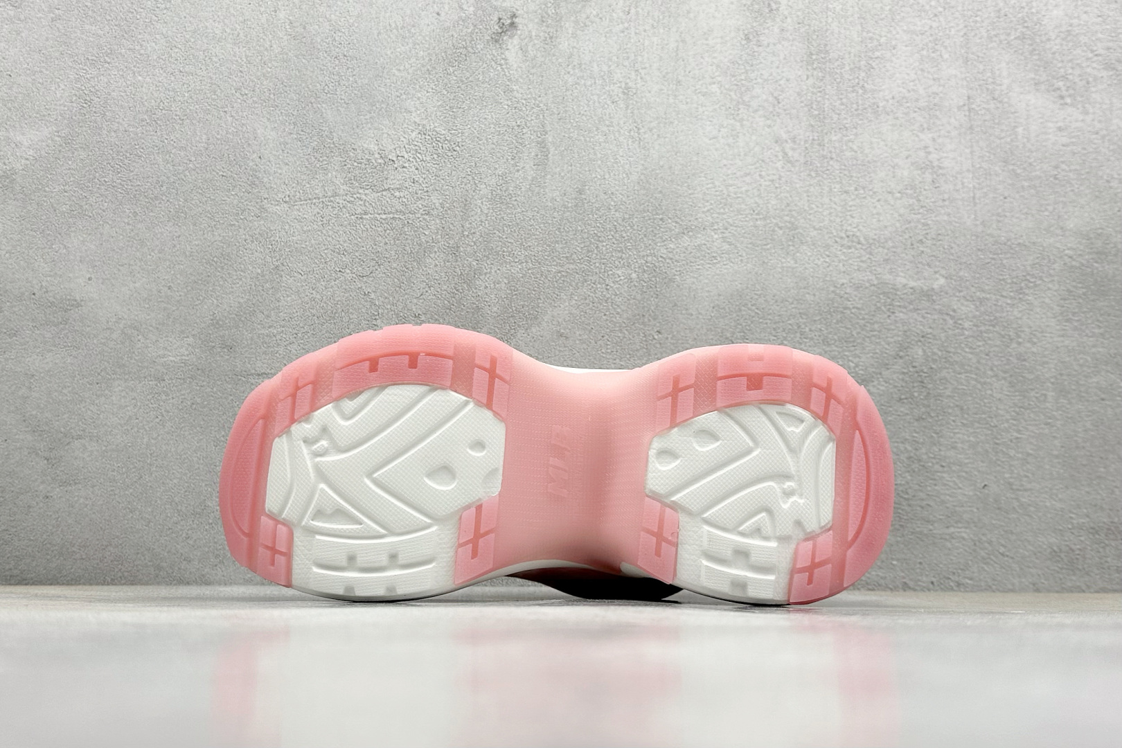  终端放店
NY版 MLB XLG Chunky 纽约洋基队老爹增高厚底跑步鞋 

货号：3ASHW04