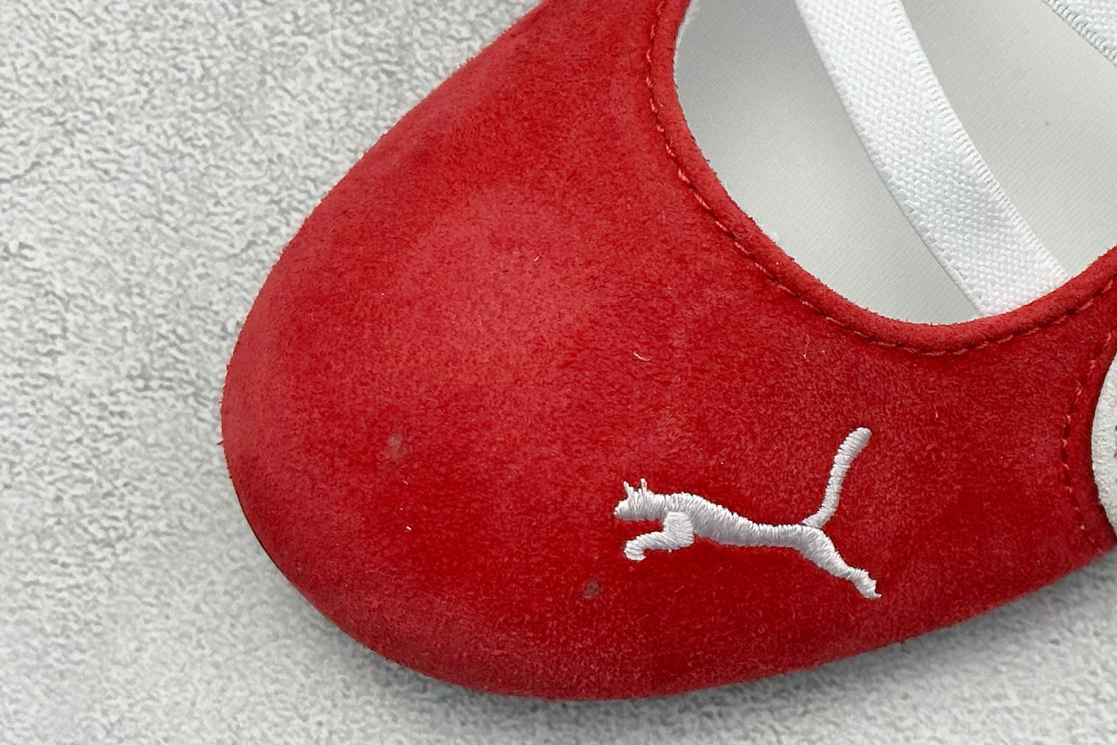  终端放店
XS版 PuMa Speedcat 舒适百搭 低帮 芭蕾鞋 
#朴彩英 rose 同款
配色
