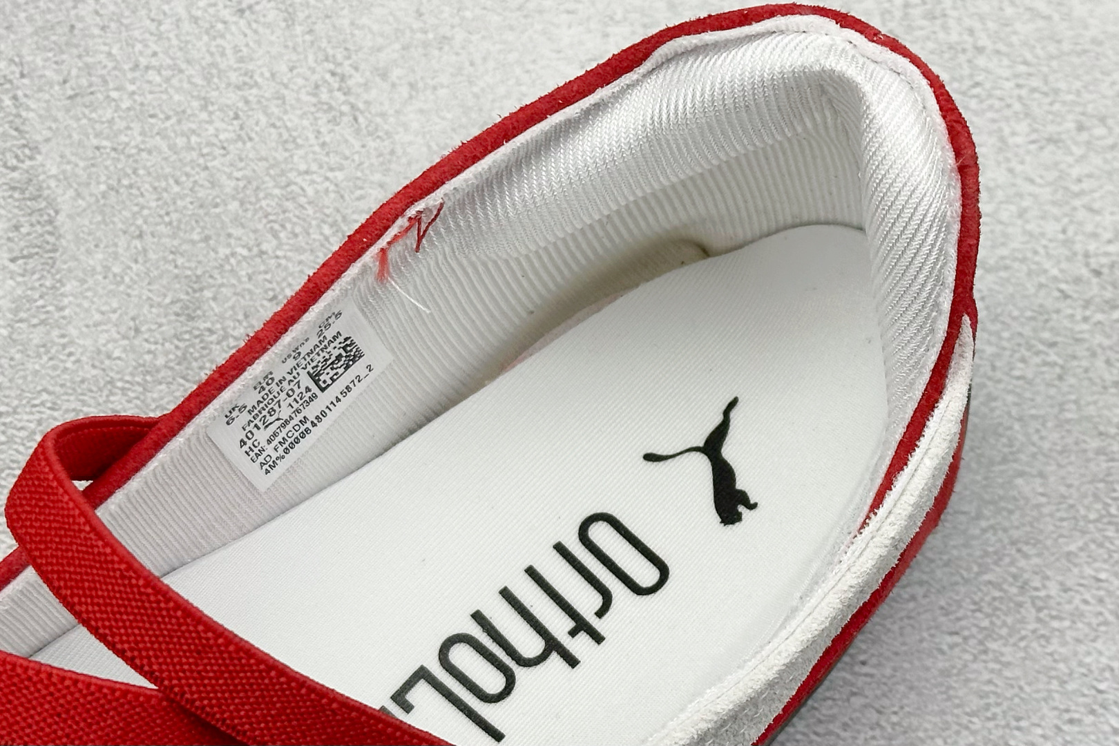  终端放店
XS版 PuMa Speedcat 舒适百搭 低帮 芭蕾鞋 
#朴彩英 rose 同款
配色