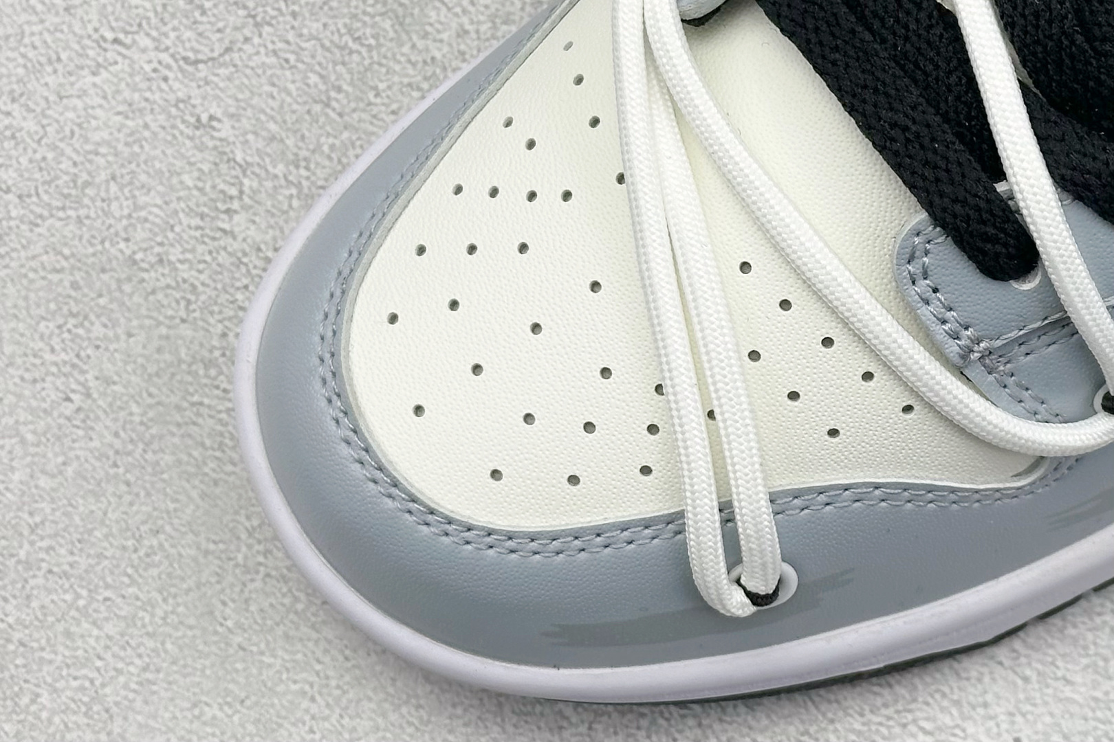  
FS版 Nike SB Dunk Low 爱的艺术
纯原大厂出品 极力推荐
原装头层材料 独家版型蒸