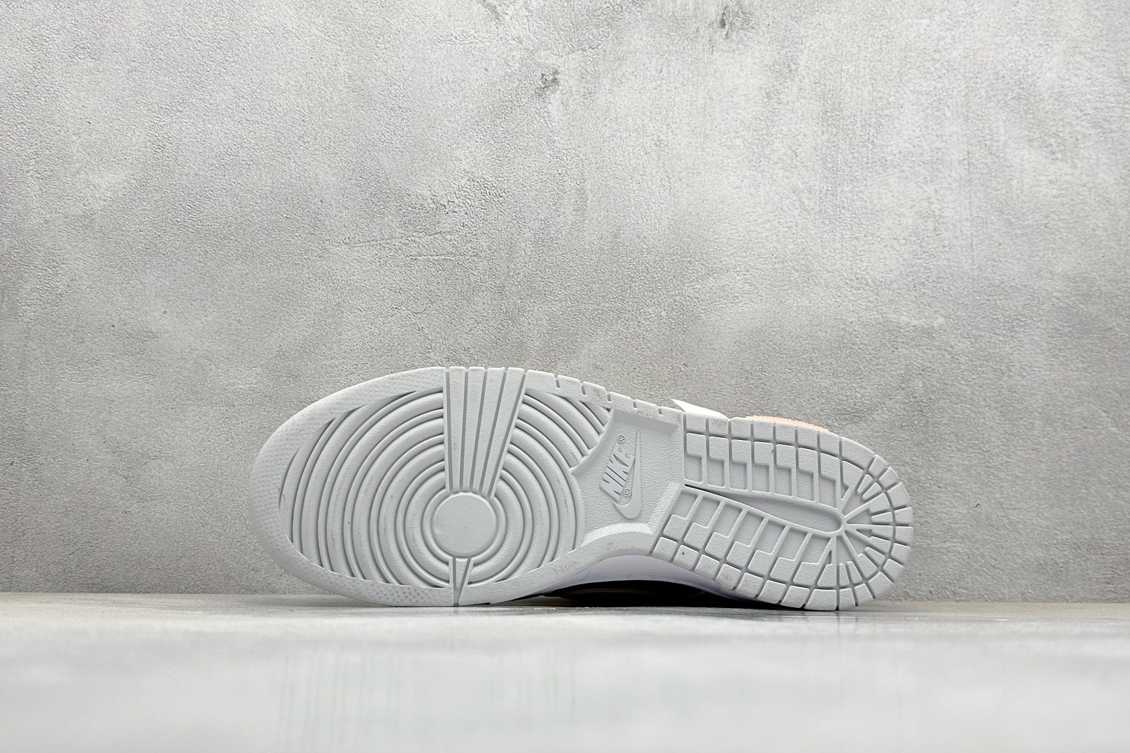  
FS版 Nike SB Dunk Low 粉红情郎
纯原大厂出品 极力推荐
原装头层材料 独家版型蒸