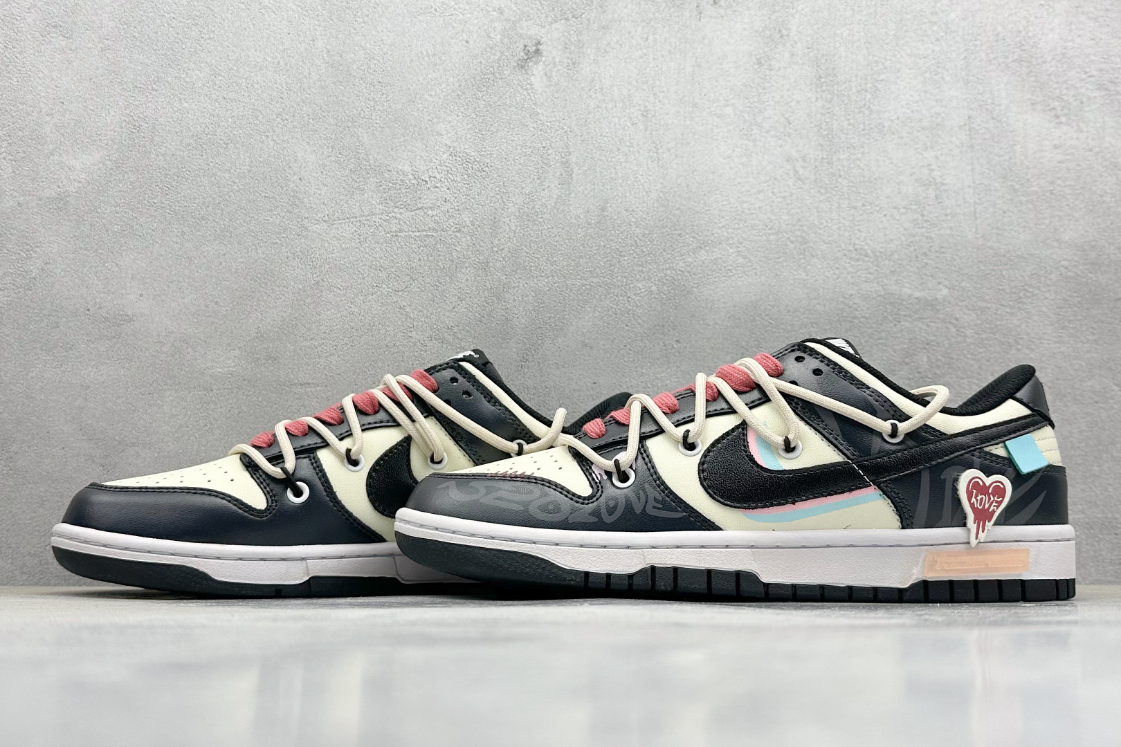  
FS版 Nike SB Dunk Low 迷幻爱
纯原大厂出品 极力推荐
原装头层材料 独家版型蒸餾