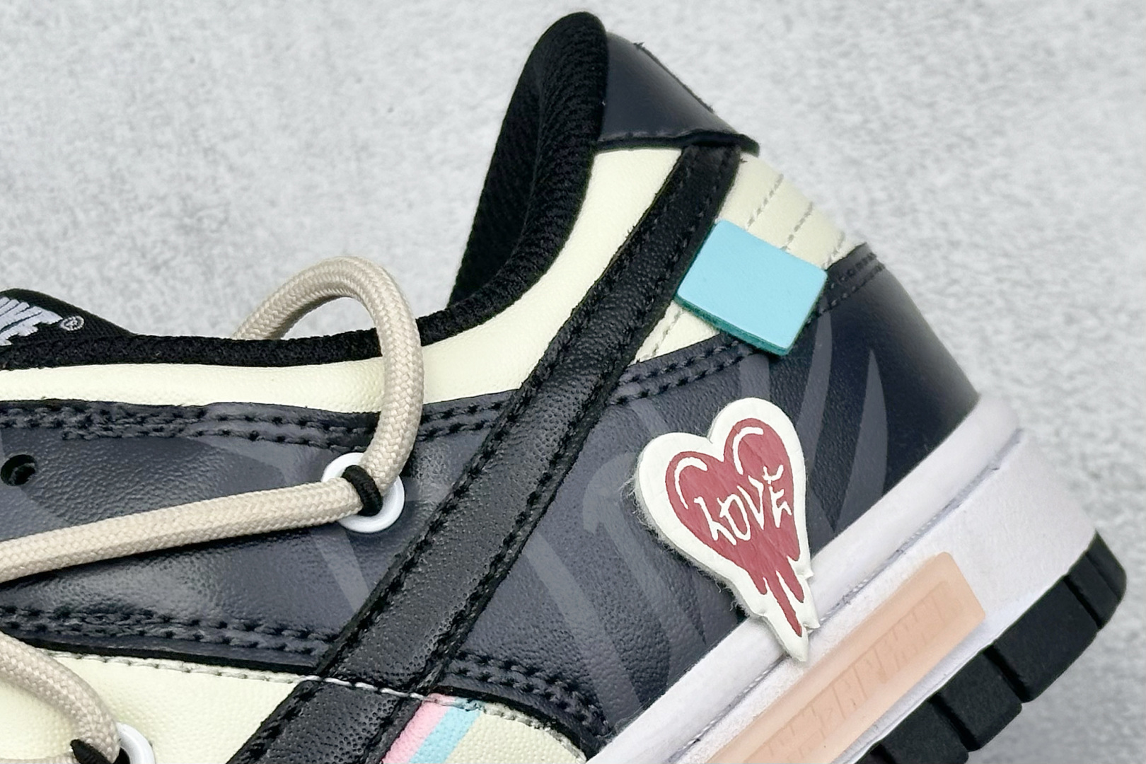  
FS版 Nike SB Dunk Low 迷幻爱
纯原大厂出品 极力推荐
原装头层材料 独家版型蒸餾
