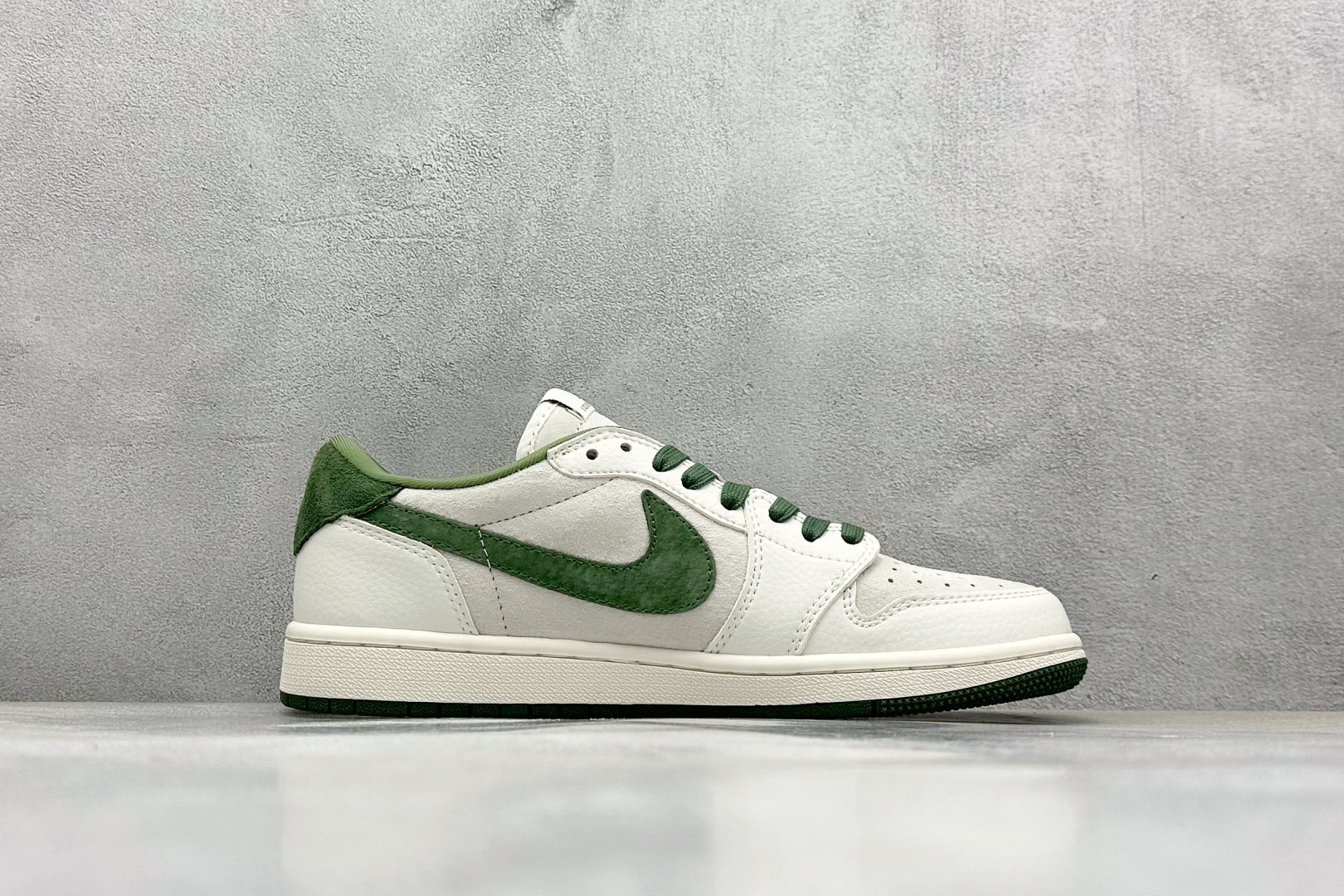 XC版 Travis Scott x Nike Air Jordan 1 Low x Louis V