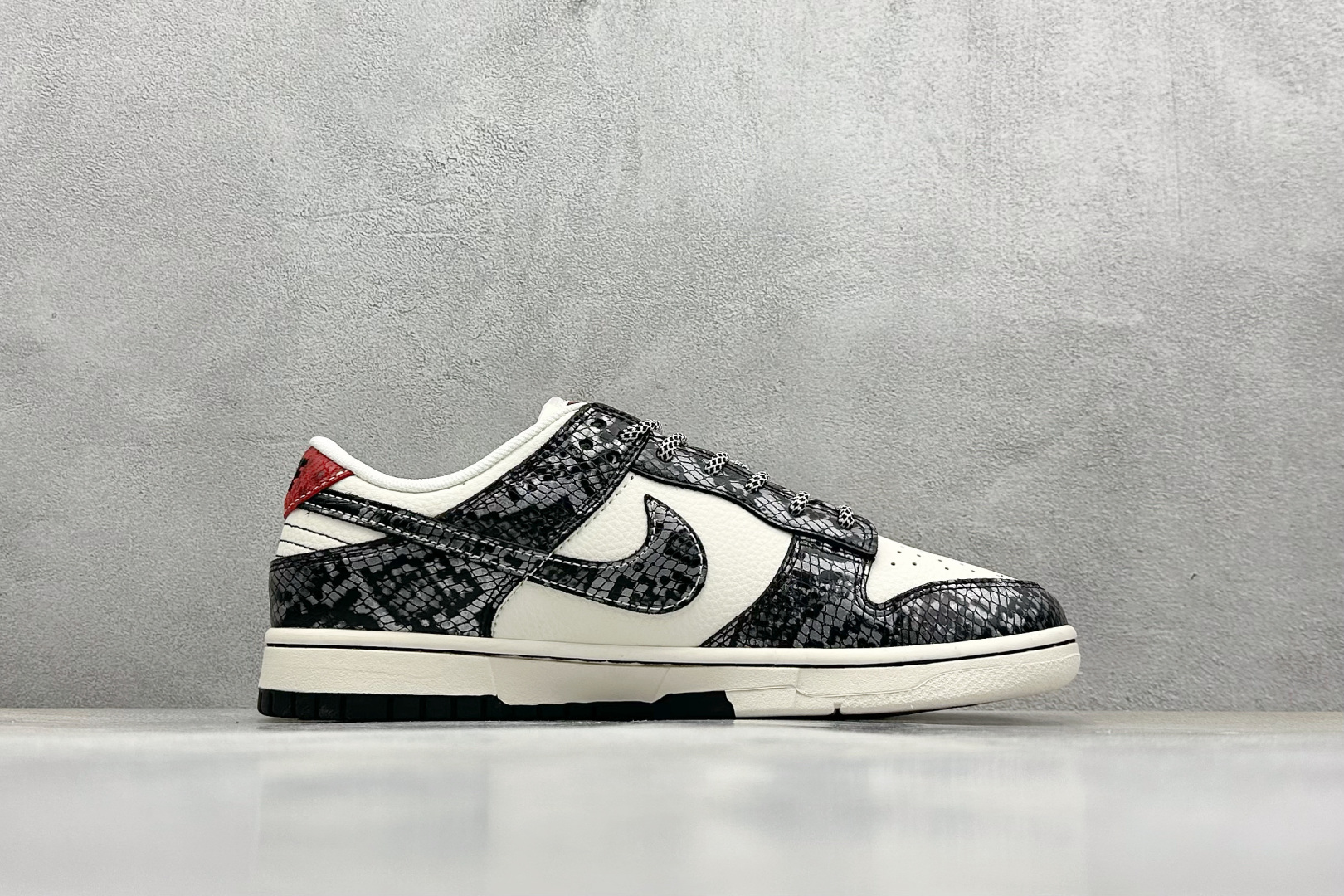  
XC版 Nike Air Force 1'07 Low 蛇年系列 银鳞银勾 周年高端定制 低帮休闲板