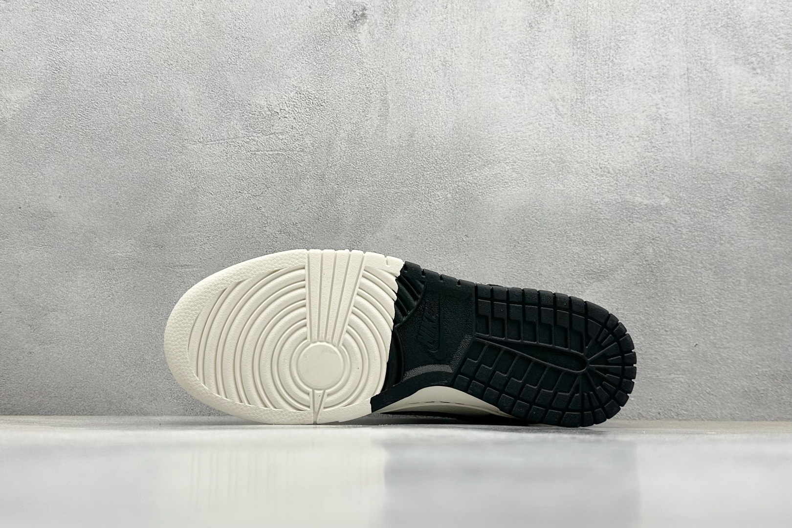  
XC版 Nike Air Force 1'07 Low 蛇年系列 银鳞银勾 周年高端定制 低帮休闲板
