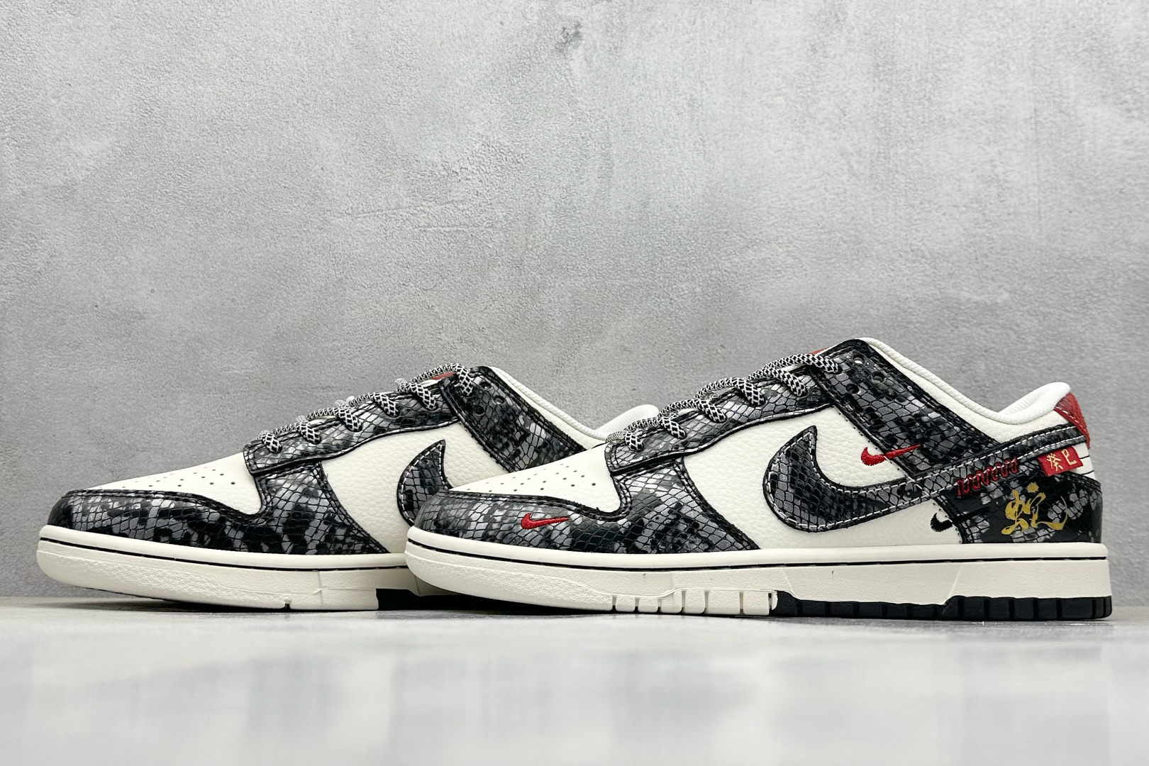  
XC版 Nike Air Force 1'07 Low 蛇年系列 银鳞银勾 周年高端定制 低帮休闲板