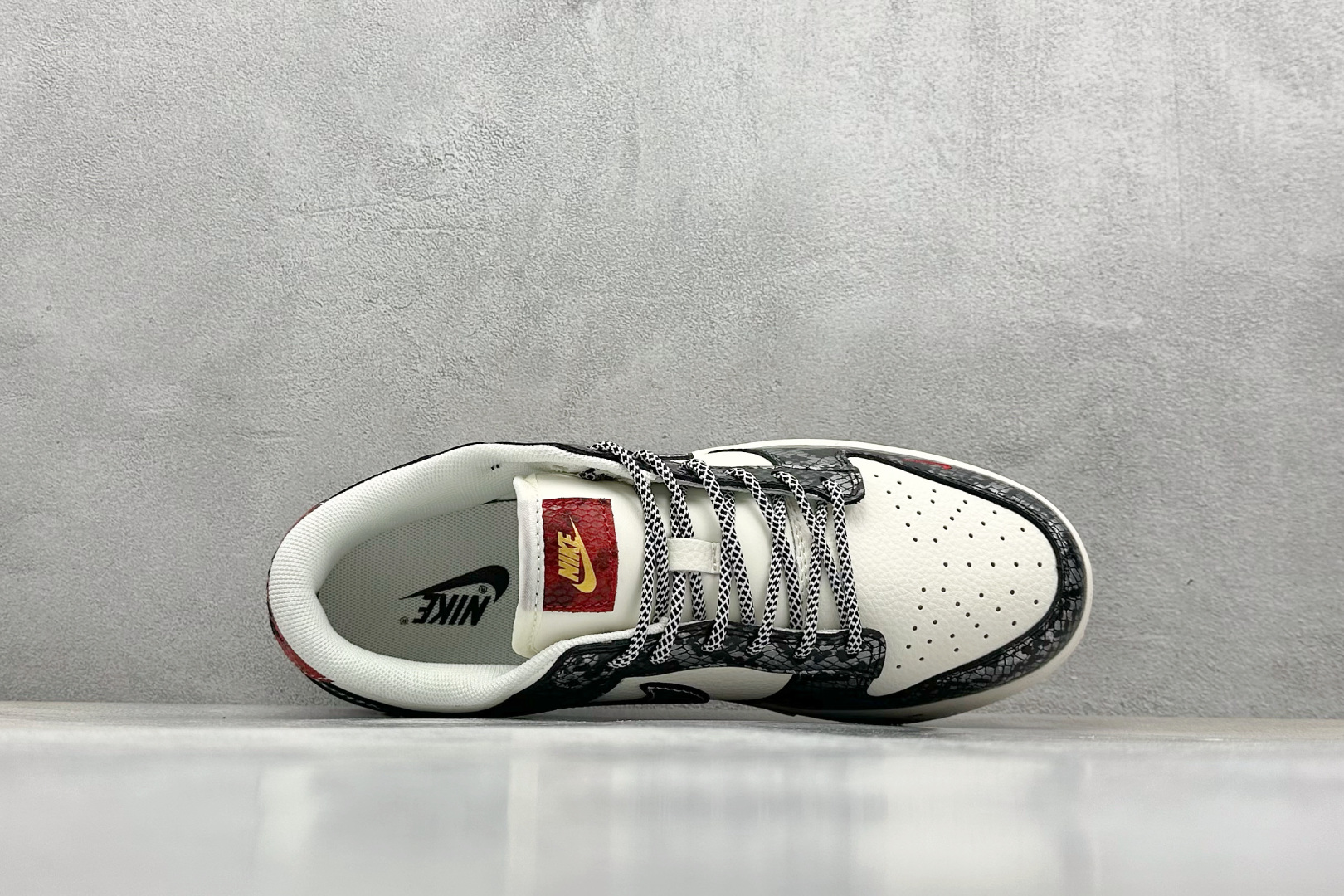  
XC版 Nike Air Force 1'07 Low 蛇年系列 银鳞银勾 周年高端定制 低帮休闲板