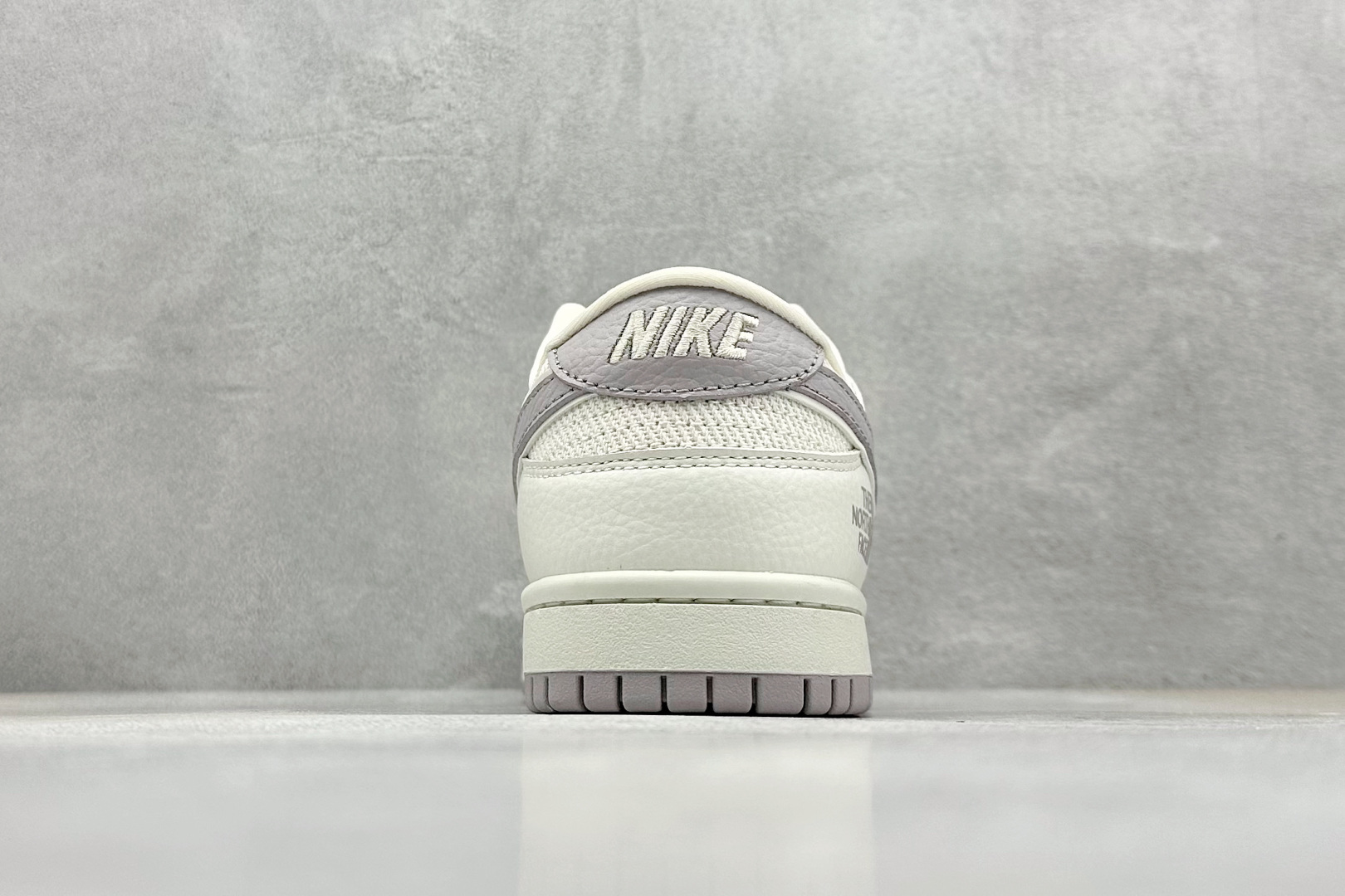  
SC版 Nike SB Dunk Low 北面联名 织布 周年高端定制 低帮休闲板鞋
#定制鞋盒 大