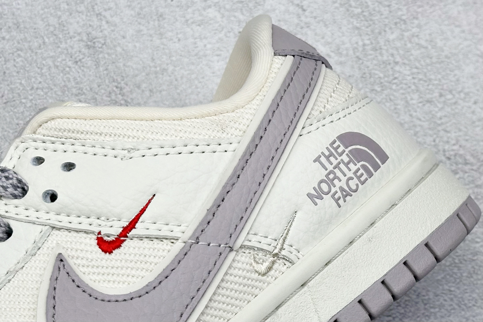  
SC版 Nike SB Dunk Low 北面联名 织布 周年高端定制 低帮休闲板鞋
#定制鞋盒 大