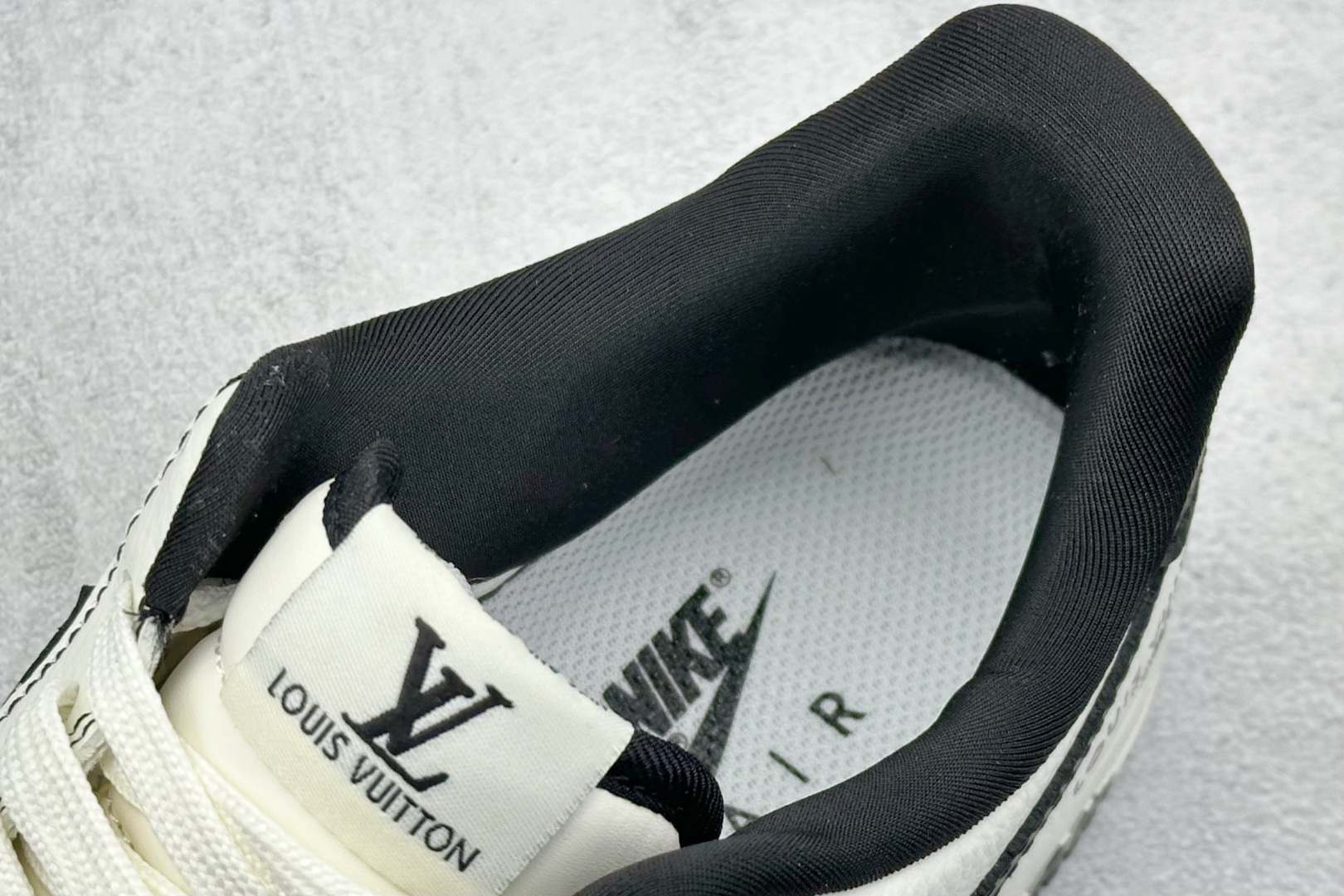  
SC版 Nike Air Force 1 Low 07 x Louis Vuitton 白黑
原楦头