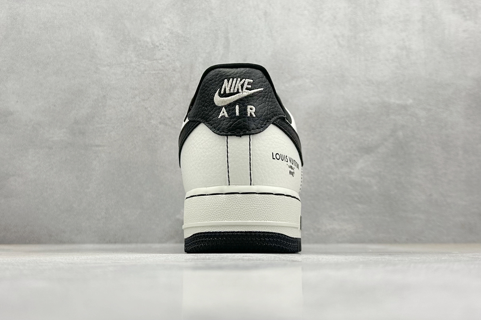  
SC版 Nike Air Force 1 Low 07 x Louis Vuitton 白黑
原楦头