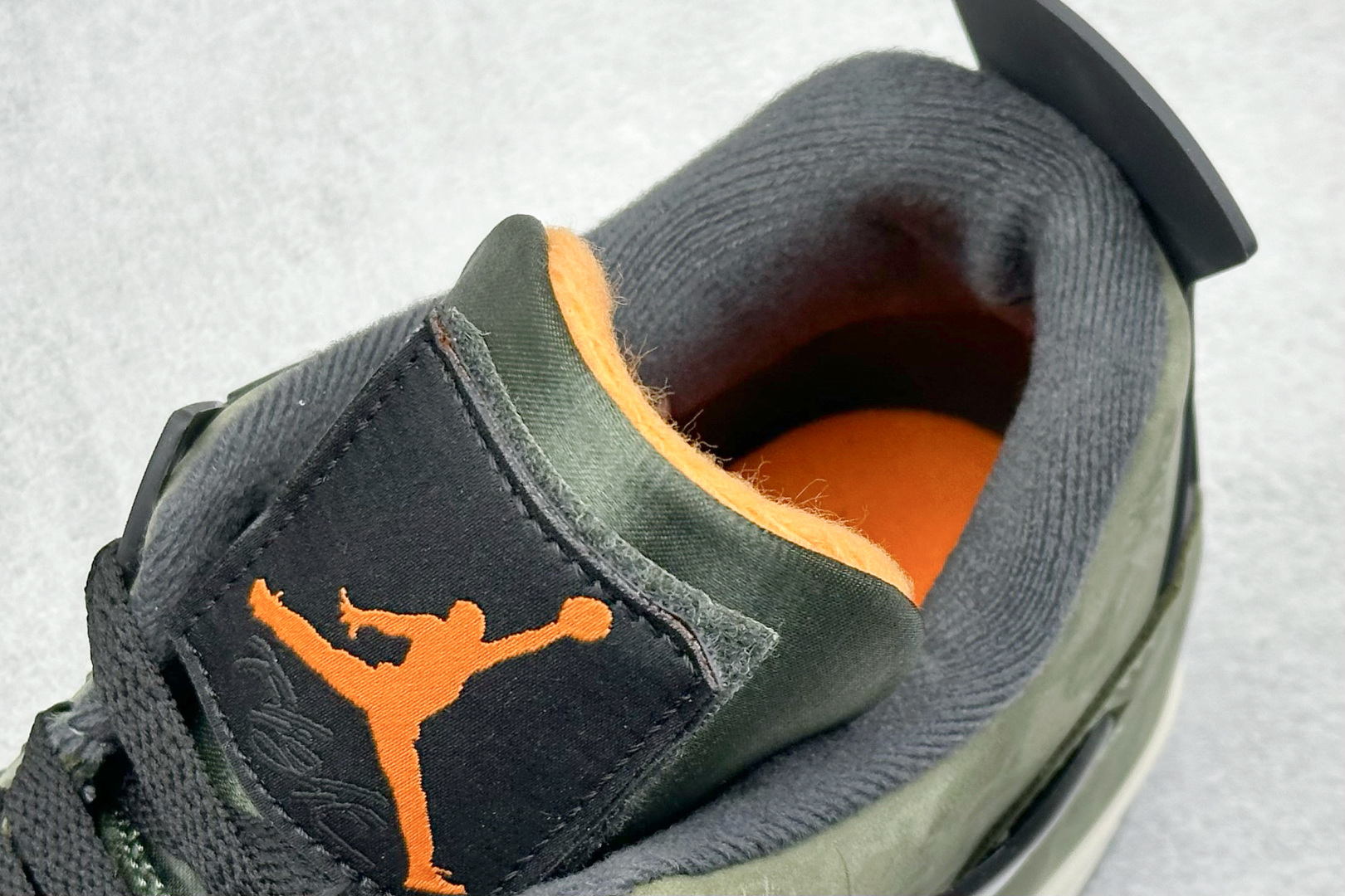 F版 Air Jordan AJ4 Retro 橄榄绿 IB1519-200