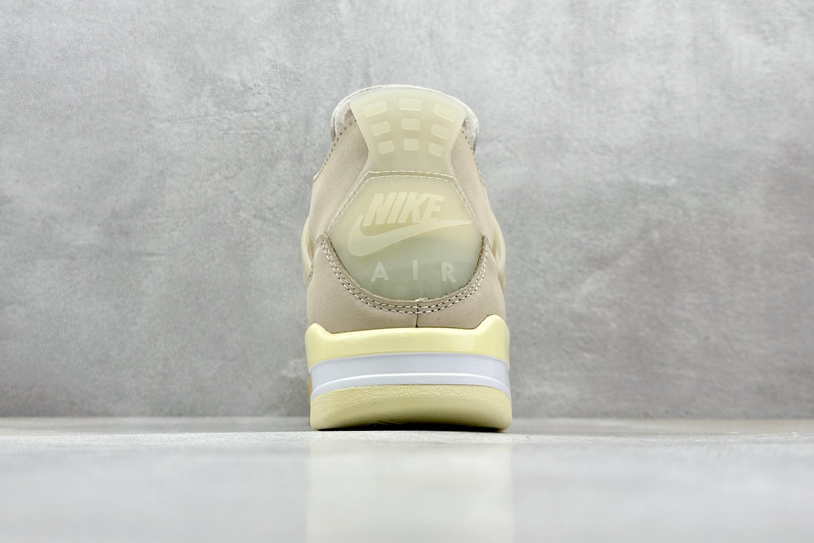  终端放店
F性价比 Air Jordan AJ4 Retro OW
原楦原纸板同源开发 完美呈现乔4的
