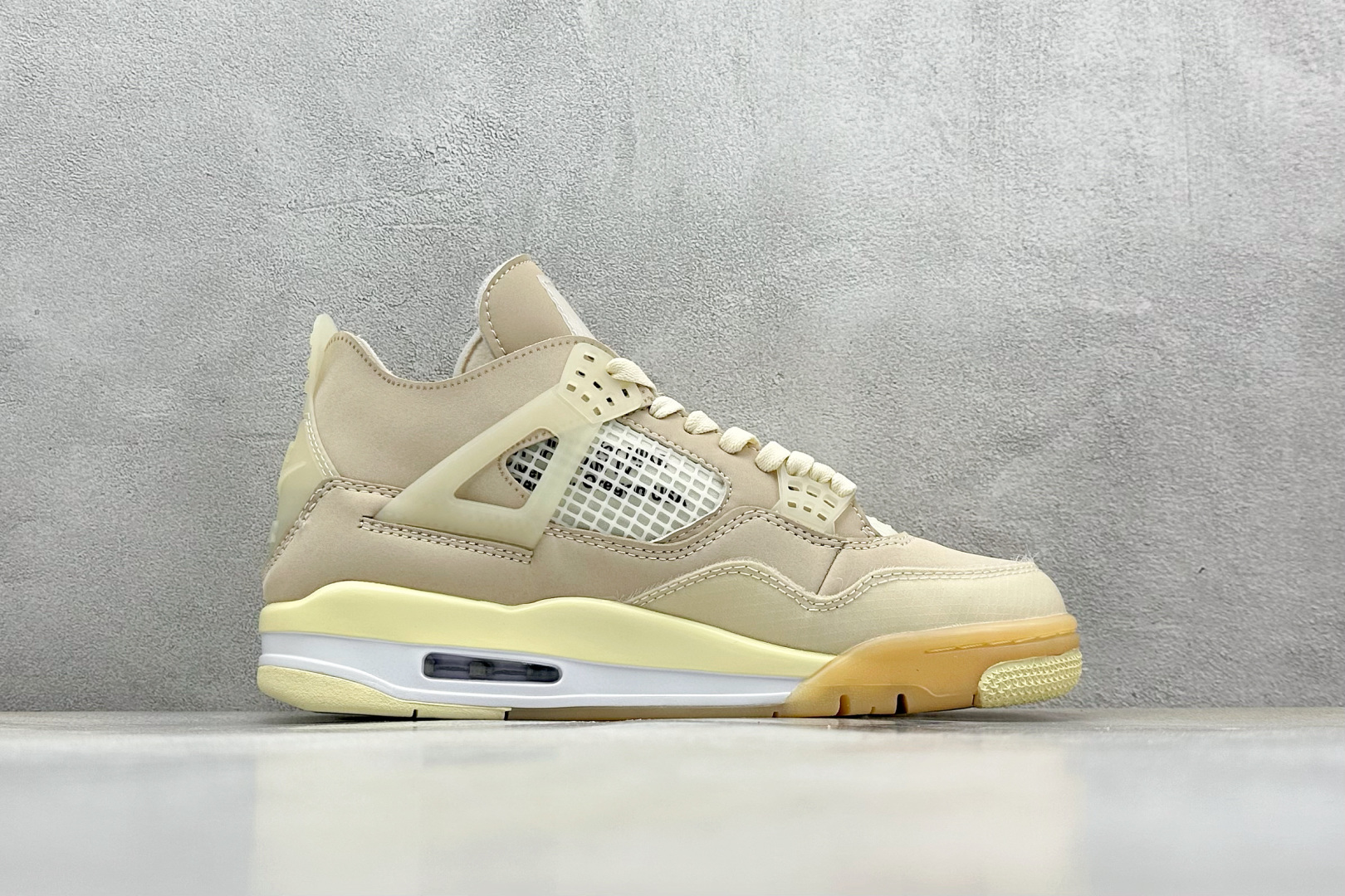  终端放店
F性价比 Air Jordan AJ4 Retro OW
原楦原纸板同源开发 完美呈现乔4的