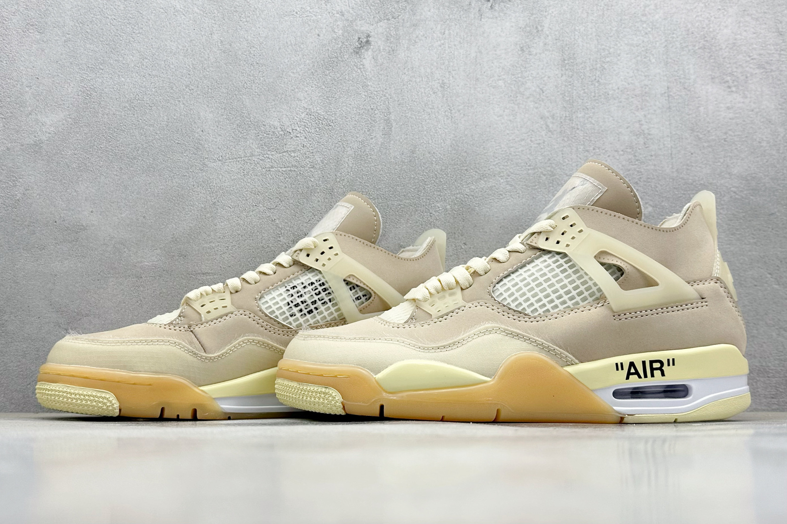  终端放店
F性价比 Air Jordan AJ4 Retro OW
原楦原纸板同源开发 完美呈现乔4的