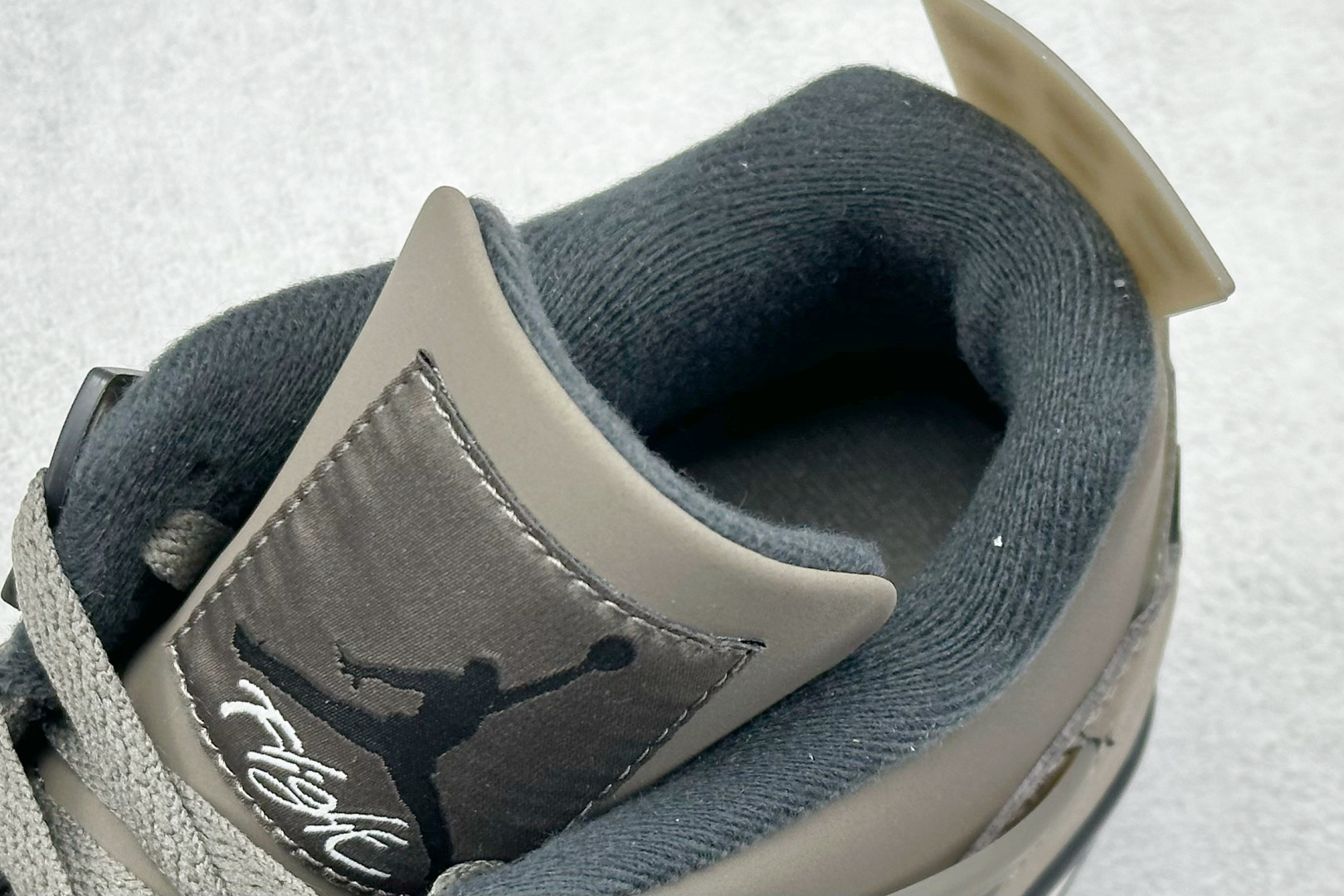  
F性价比 Air Jordan AJ4 Retro 摩卡
原楦原纸板同源开发 完美呈现乔4的版型 内