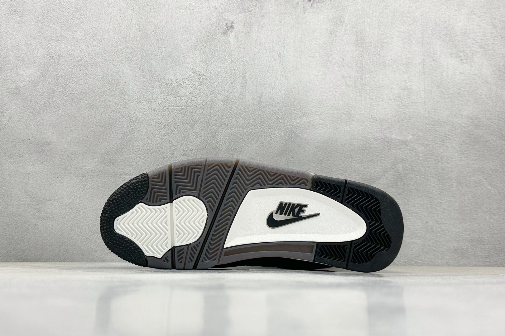  
F性价比 Air Jordan AJ4 Retro 摩卡
原楦原纸板同源开发 完美呈现乔4的版型 内
